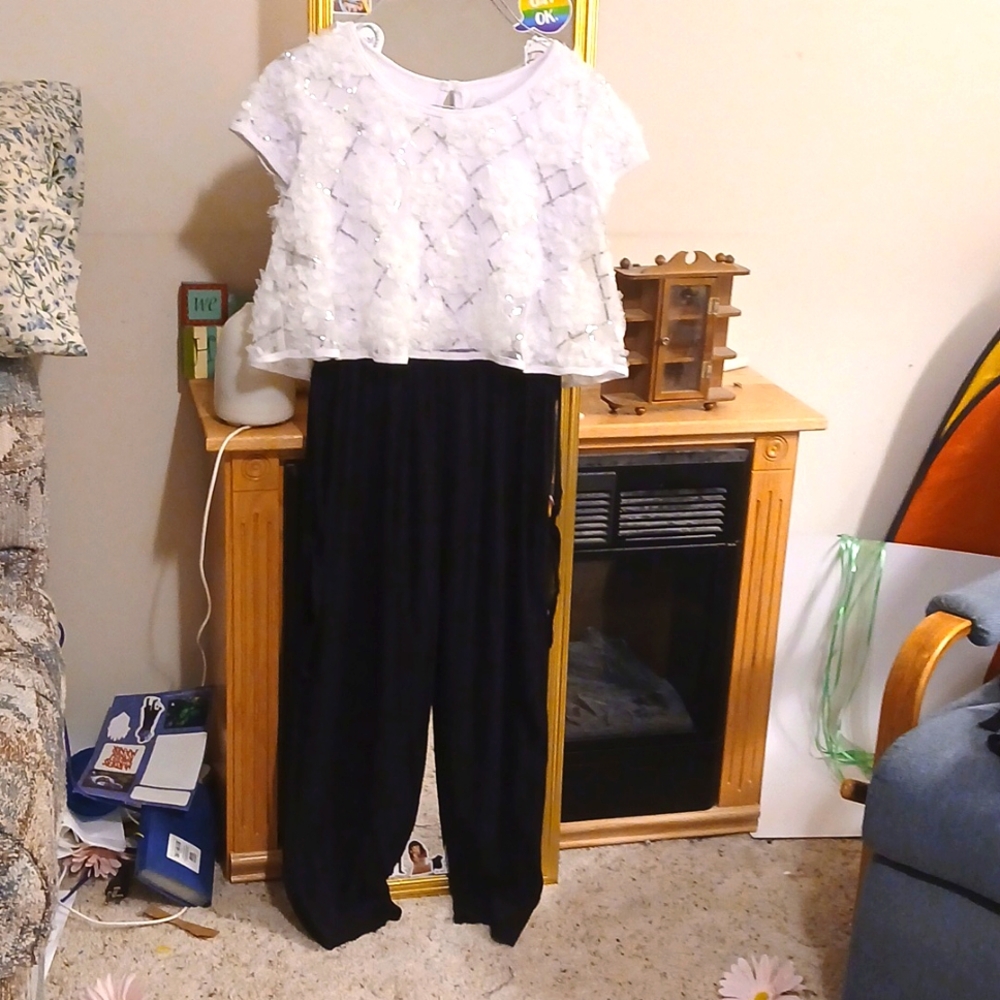 Black and white kids jumper